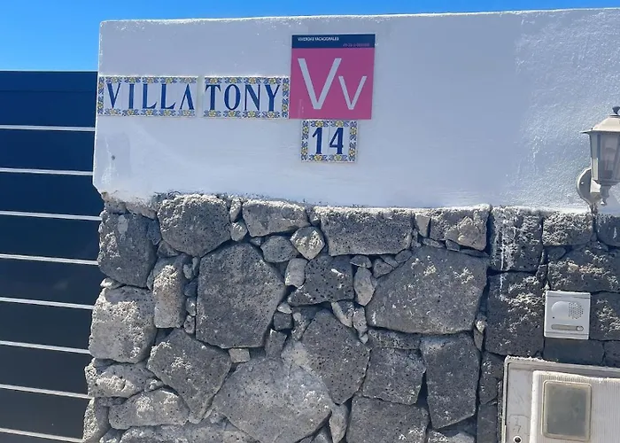 Tony Playa Blanca (Lanzarote)